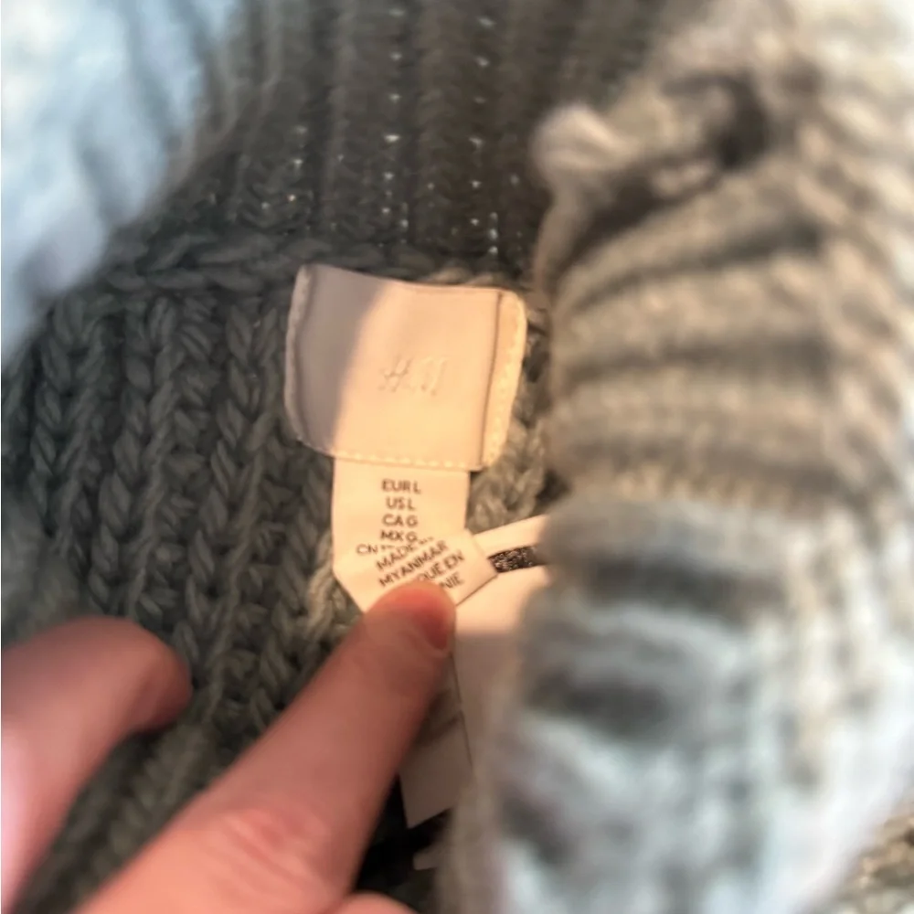 H&M Teal Women's Turtleneck Sweater - Picture 2 of 3